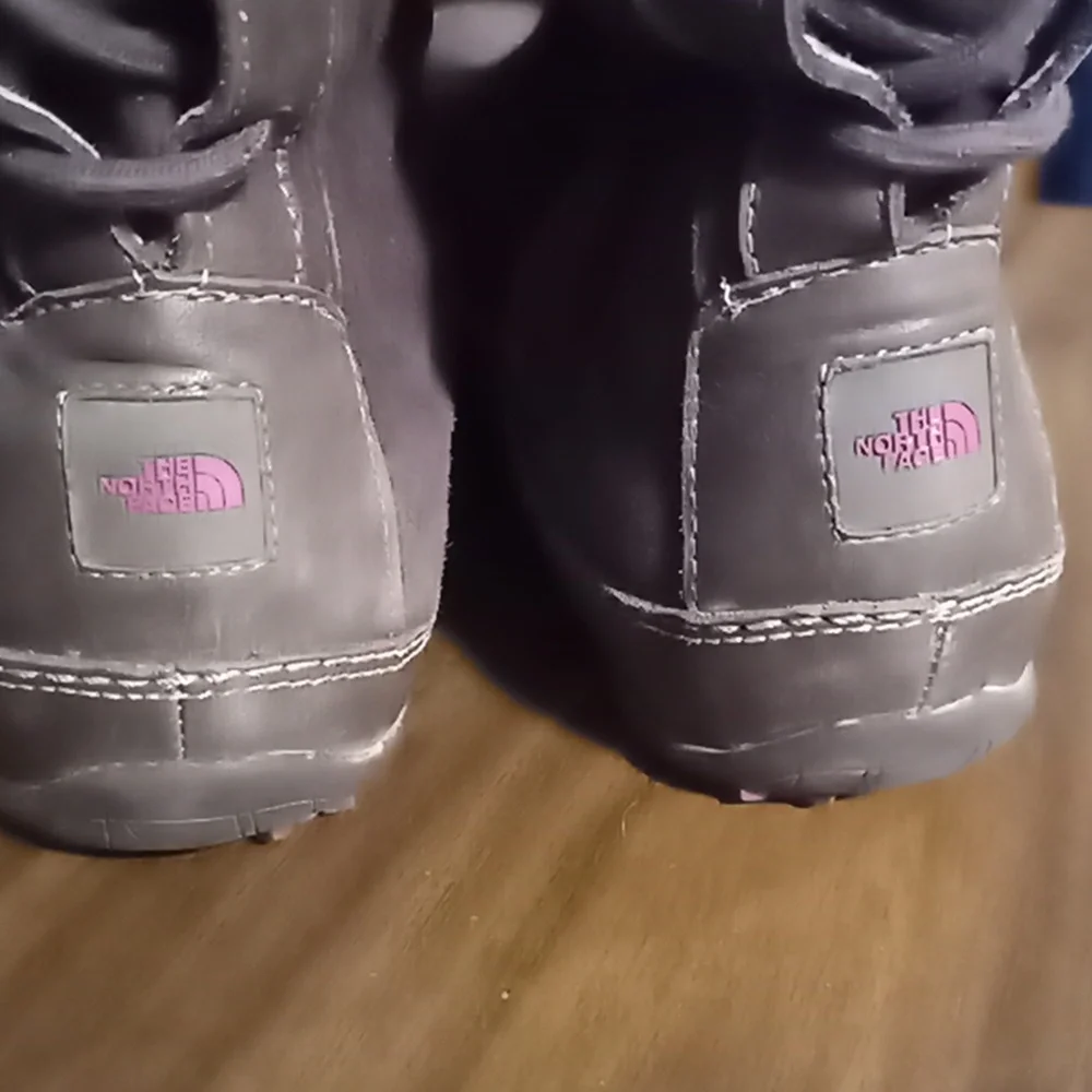 The North Face Suede Winter Boots Janey Apres Snow Moccasin PrimaLoft 9.5